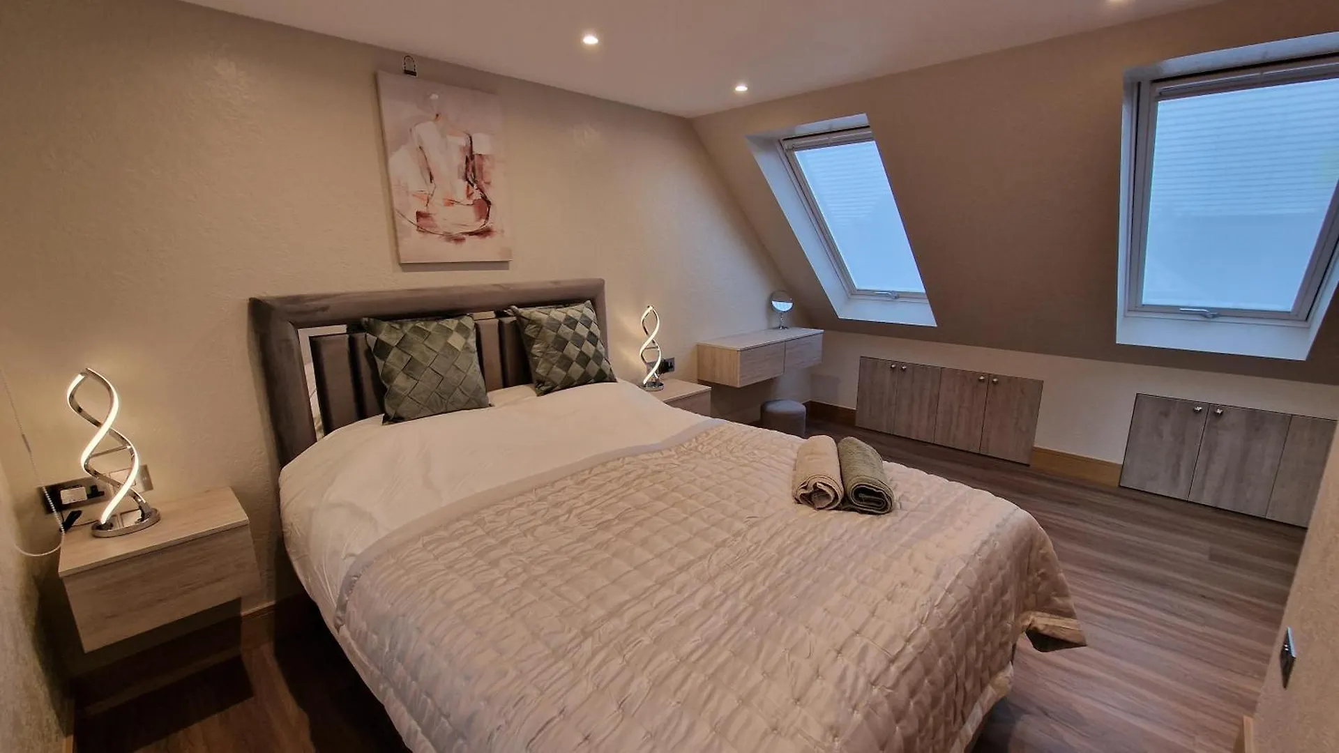 Holiday home Deluxe House Villa Ilford