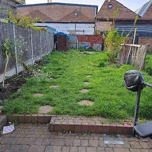 Guest house Single Bedroom Near London Seven Kings Train Station, Ilford